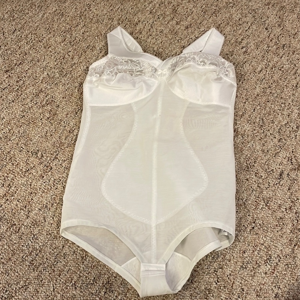 Glamorise body suit in size 40C - Picture 1 of 4
